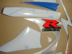 Suzuki GSXR 1000 K1 white blue stickers