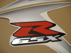 Suzuki GSX-R 750 K7 blue logo graphics