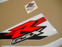 Suzuki GSX-R 1000 L2 white logo graphics