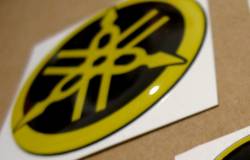 Yamaha 3d gel silicone emblems badges yellow r1 r6 r125
