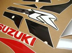 Suzuki GSXR 1000 K1 red stickers