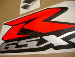 Suzuki GSX-R 750 L1 white logo graphics