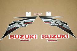 Suzuki GSX-R 600 L3 white logo graphics